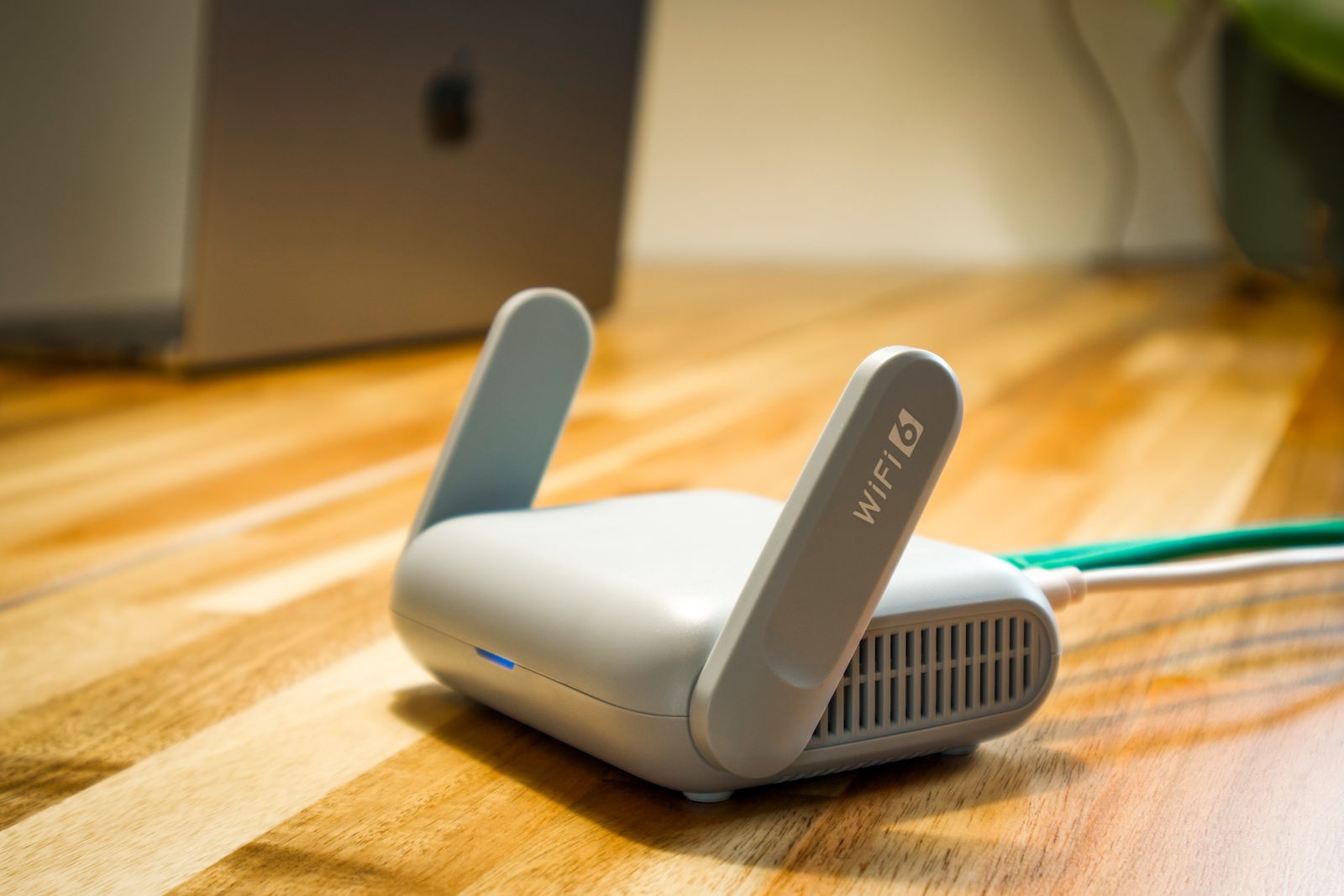 Moderner WLAN-Router für lückenlose Abdeckung